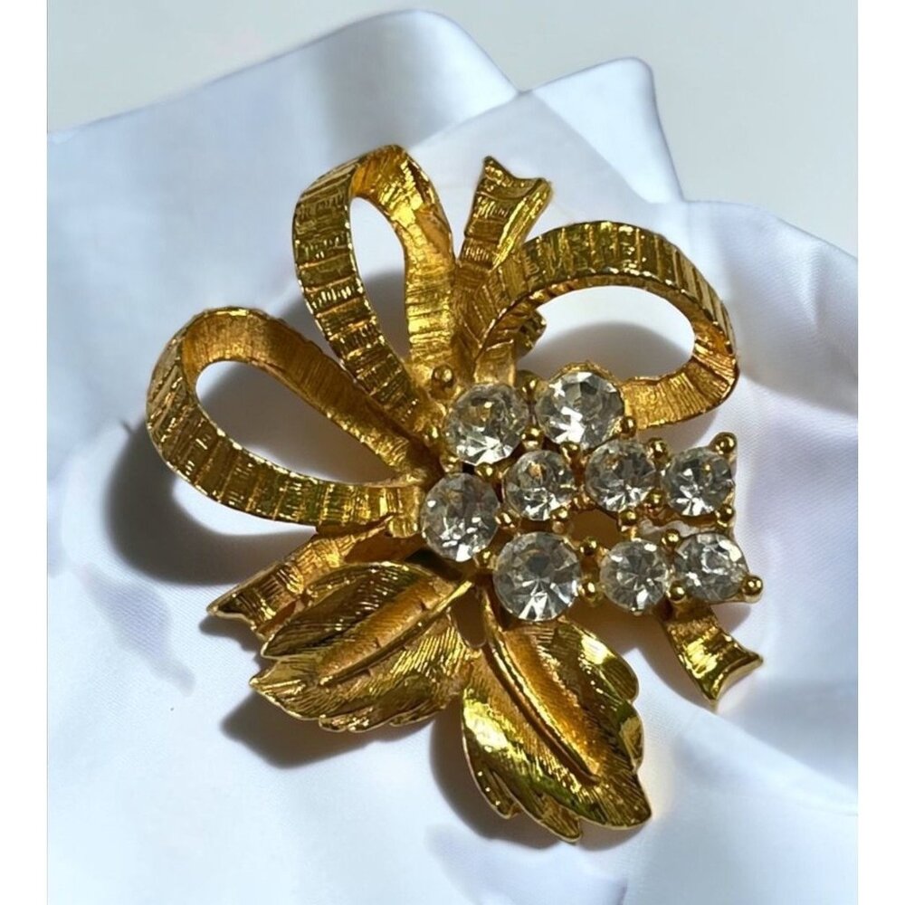 Vintage Gold Tone Floral Brooch Rhinestone Accents Flower Bouquet Wedding Prom